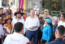 Pepe Chedraui entrega rehabilitación vial en laterales de bulevar Xonacatepec