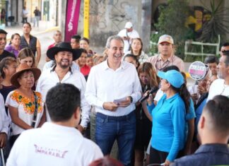 Pepe Chedraui entrega rehabilitación vial en laterales de bulevar Xonacatepec