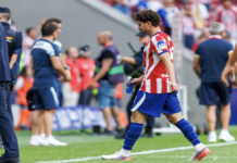 Explota afición del Atlético de Madrid contra Julián Álvarez
