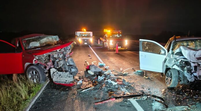 Mueren dos personas tras choque en la autopista Siglo XXI