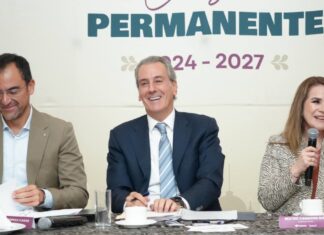 Pepe Chedraui encabeza sesión con diversos sectores sociales