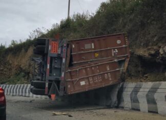 Accidente mantiene cerrada la Esperanza–Maltrata