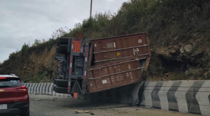 Accidente mantiene cerrada la Esperanza–Maltrata