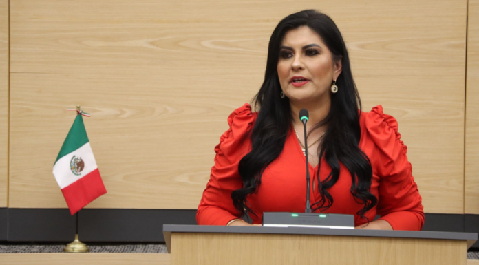Delfina Pozos impulsa programa de capacitación para adultos mayores