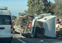 Tráiler vuelca en la Alchichica–Zacatepec