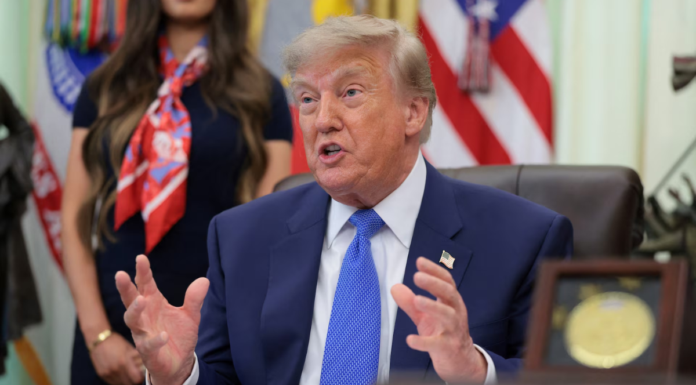 EU mantiene el “control total” del estrecho de Ormuz, dice Trump