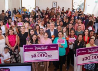 Pepe Chedraui entrega Premio Mujeres Imparables a 50 emprendedoras