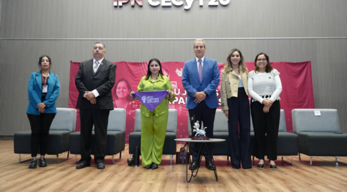 Llevan estrategia de derechos digitales al IPN Puebla