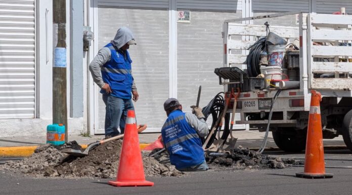 Gobierno estatal denuncia que Agua de Puebla destruye calles recién pavimentadas