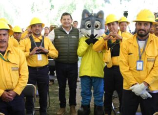 Armenta garantiza vivienda digna a brigadistas forestales