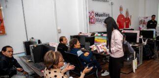 SMDIF imparte capacita a adultos mayores para evitar caer en fraudes cibernético