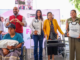 “La Bonita” Sánchez lleva apoyos a familias de Totimehuacán