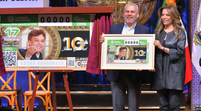 Homenajean a Juan Gabriel con “cachito” de Lotería Nacional