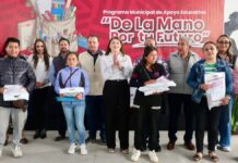 Bety Sánchez inicia entrega de 5 mil kits escolares en Zacatlán