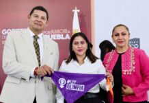 Armenta reconoce a la activista poblana Olimpia Coral