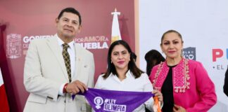 Armenta reconoce a la activista poblana Olimpia Coral