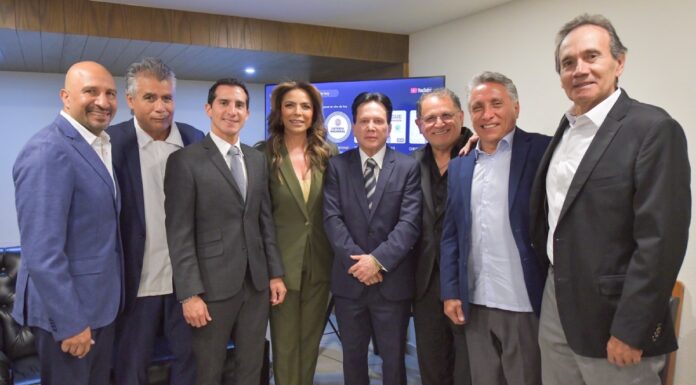 Lotería Nacional presenta billete con 24 leyendas del fútbol mexicano
