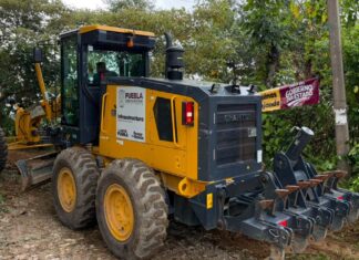 Gobierno estatal inicia trabajos en camino rural de Nauzontla
