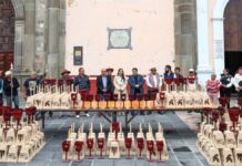 Tonantzin Fernández entrega 500 faroles a mayordomías para procesión