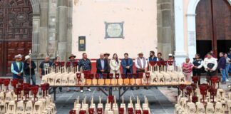 Tonantzin Fernández entrega 500 faroles a mayordomías para procesión