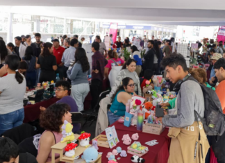 Participan 150 expositores en el Mercadito de las Juventudes