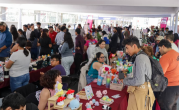 Participan 150 expositores en el Mercadito de las Juventudes