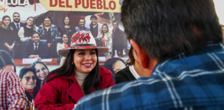 Tonantzin Fernández acerca servicios con Miércoles del Pueblo