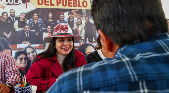 Tonantzin Fernández acerca servicios con Miércoles del Pueblo