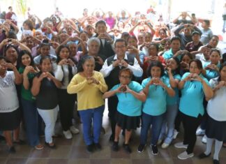 Pável Gaspar reconoce labor de casas auxiliares de salud en la Mixteca
