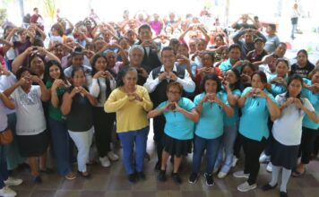 Pável Gaspar reconoce labor de casas auxiliares de salud en la Mixteca