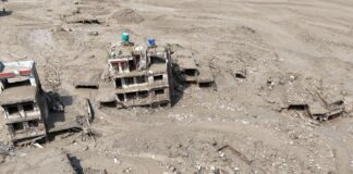 Inundaciones en Nepal y China dejan más de 360 muertos y casi mil 400 desaparecidos