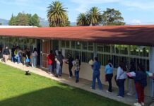Desertan 43 alumnas de la Normal de Teteles por conflictos y violencia
