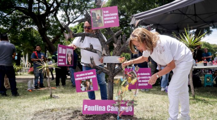 Colocan árbol memorial a 11 años de la desaparición de Paulina Camargo