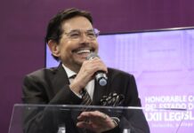 Reconocen en Congreso de Puebla la trayectoria de Juan José Origel