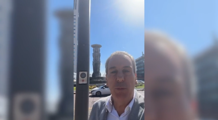 Pepe Chedraui revisa instalación de Postes de Seguridad Inteligente