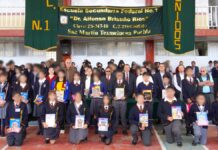 Juan Manuel Alonso acompaña entrega de libros de texto gratuitos en Texmelucan