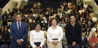 Lilia Cedillo dicta conferencia sobre medio ambiente y salud