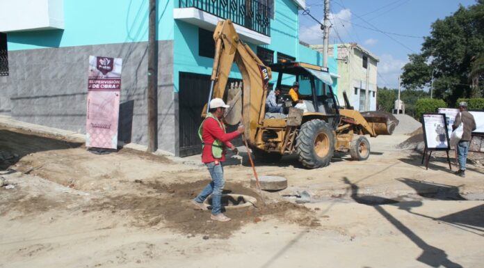 Pepe Chedraui supervisa red de alcantarillado en la Romero Vargas