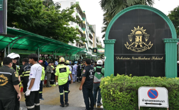 Adolescente mata a sus abuelos y a cinco personas en escuela de Tailandia