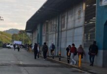 Bloquean acceso a mercado de plantas en Tenango de las Flores
