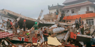 Terremoto en Indonesia deja 83 muertos y casi mil heridos