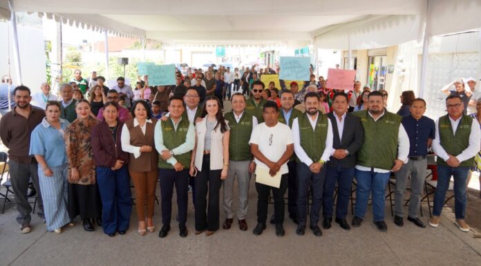 Texmelucan rehabilita drenaje en Hueyatzacoalco