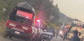 Choque entre autobús y tráiler en la Tlaxco-Tejocotal deja al menos 20 heridos