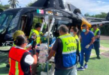 Gobierno realiza traslado aéreo de paciente de Acatlán a Puebla