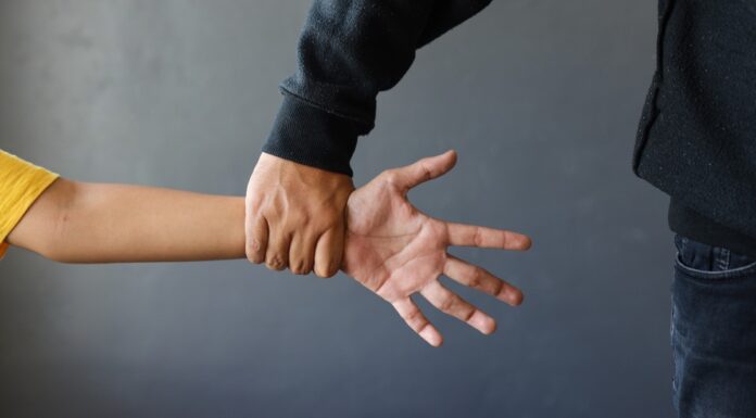 Proponen medidas cautelares inmediatas en casos de violencia vicaria