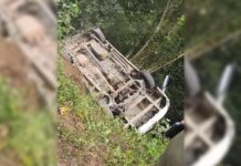 Asalto termina en volcadura; conductor sufre infarto en la Zacapoaxtla–Huitzilan