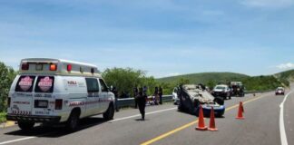 Volcadura en Tepeojuma moviliza a servicios de emergencia