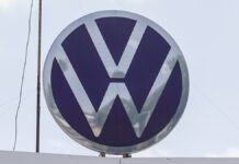 Sindicato y VW acuerdan nueva prórroga; huelga se difiere al 26 de agosto