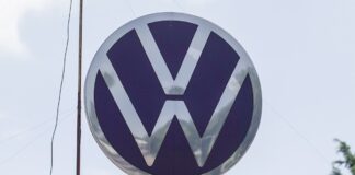 Sindicato y VW acuerdan nueva prórroga; huelga se difiere al 26 de agosto