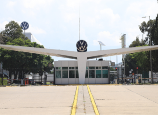 Gobierno estatal no intervendrá en negociación entre VW y sindicato